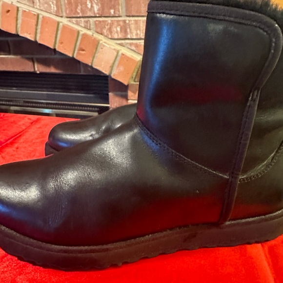 WOW POSHMARK - Authentic UGG Leather Boots - Picture 10 of 16